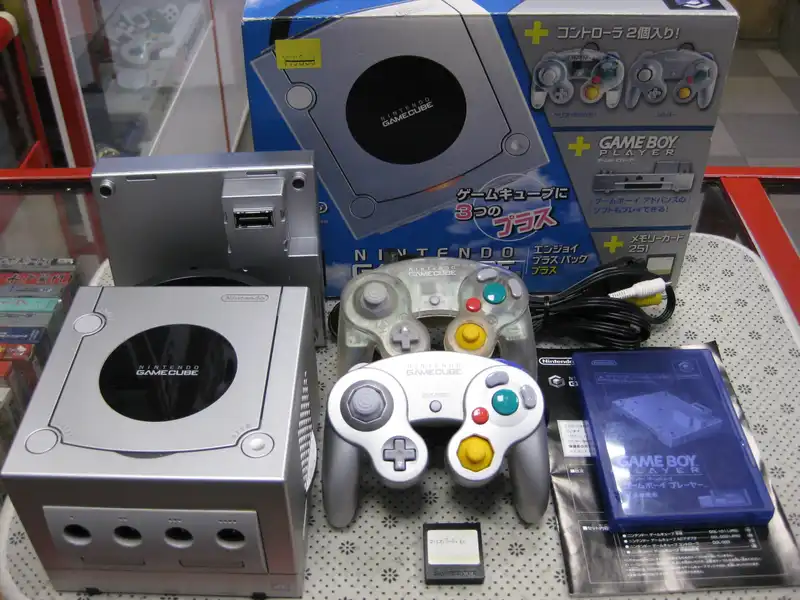 Nintendo GameCube top Console Bundle! Silver