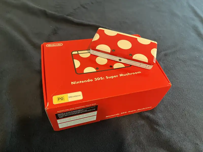 Nintendo 3DS Club Nintendo Super Mushroom Console [AUS 