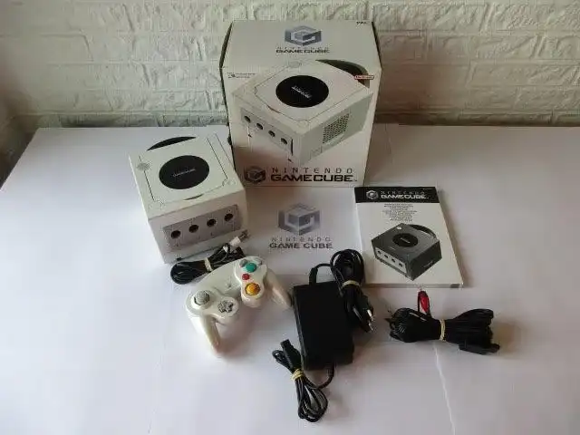  Nintendo GameCube Pearl White Console
