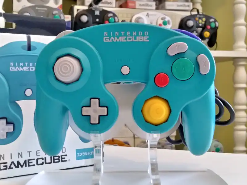  Nintendo GameCube Emerald Controller