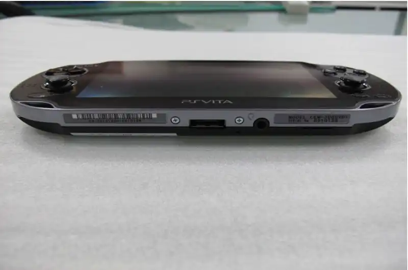 Sony PS Vita CEM-3000VD1 Prototype Console - Consolevariations