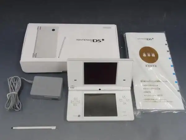  Nintendo DSi White Console [JP]