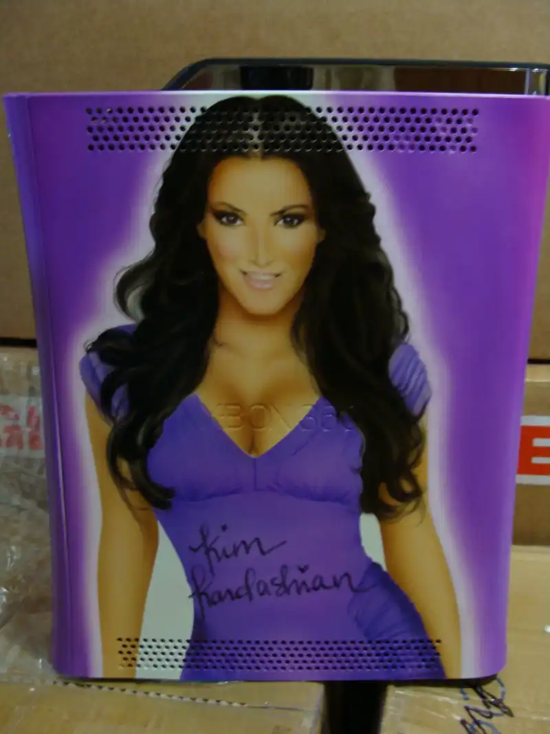  Microsoft Xbox 360 Kim Kardashian Console
