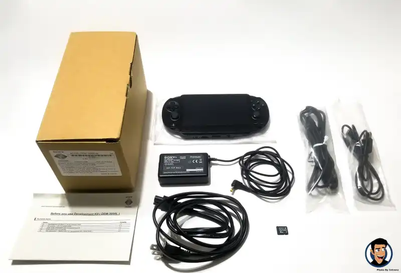 Sony PS Vita DEM-3000L Prototype Development Kit - Consolevariations