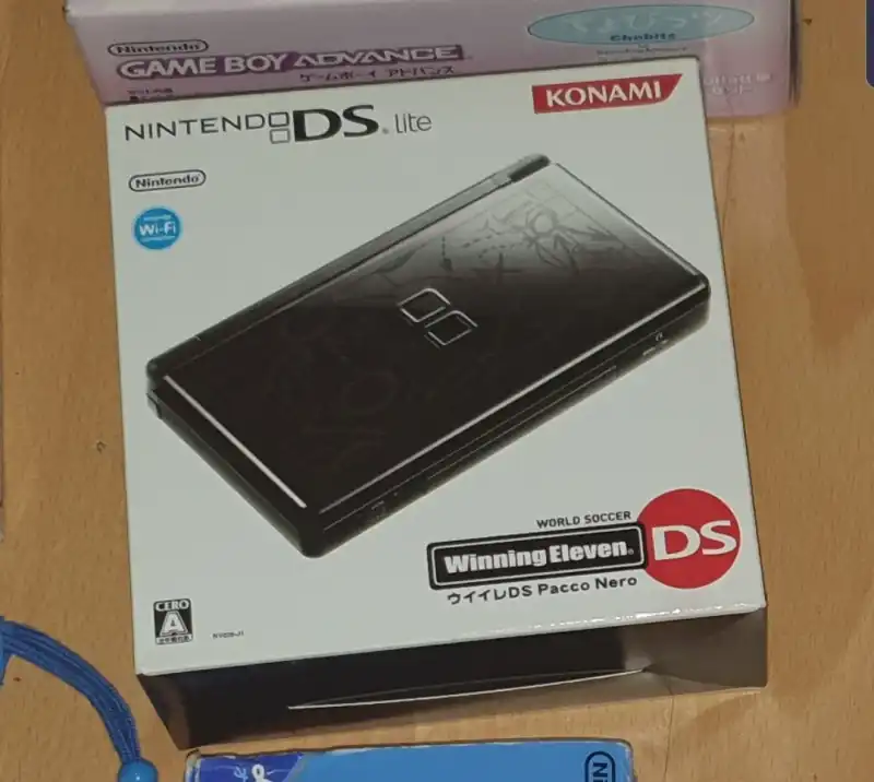 Nintendo DS Lite Winning Eleven Console - Consolevariations