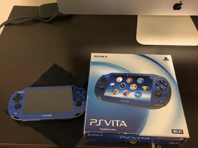 PlayStation Vita, WiFi Sapphire Blue, Japanese Version