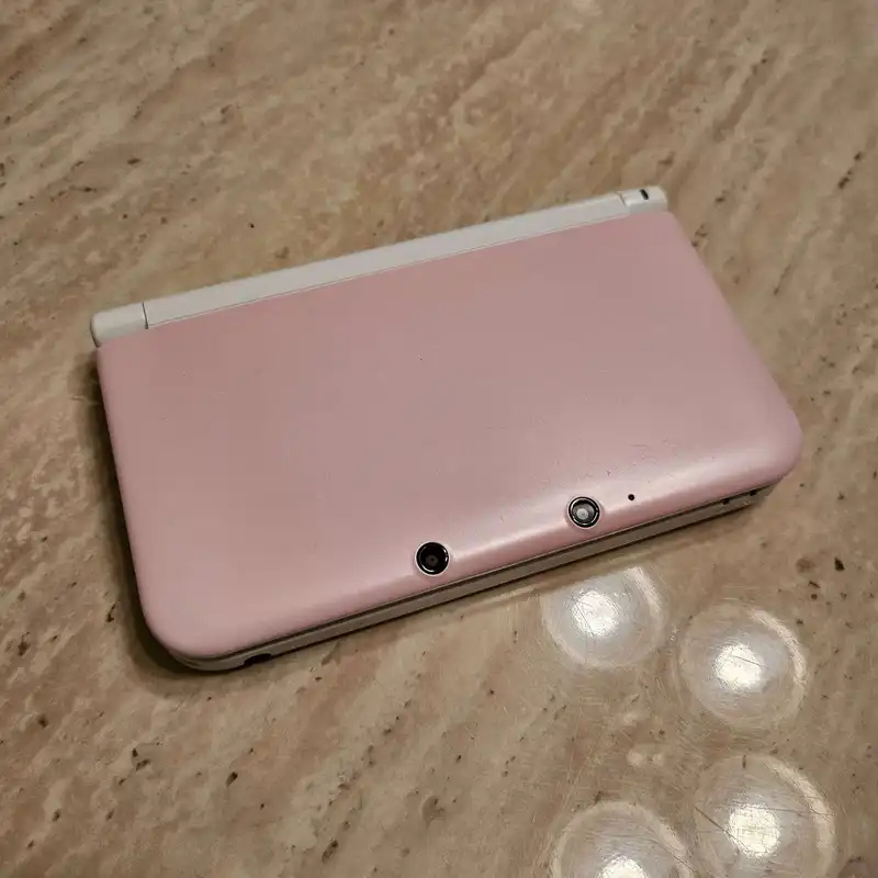 Nintendo 3DS Xl Pink/White Retail Demo Console