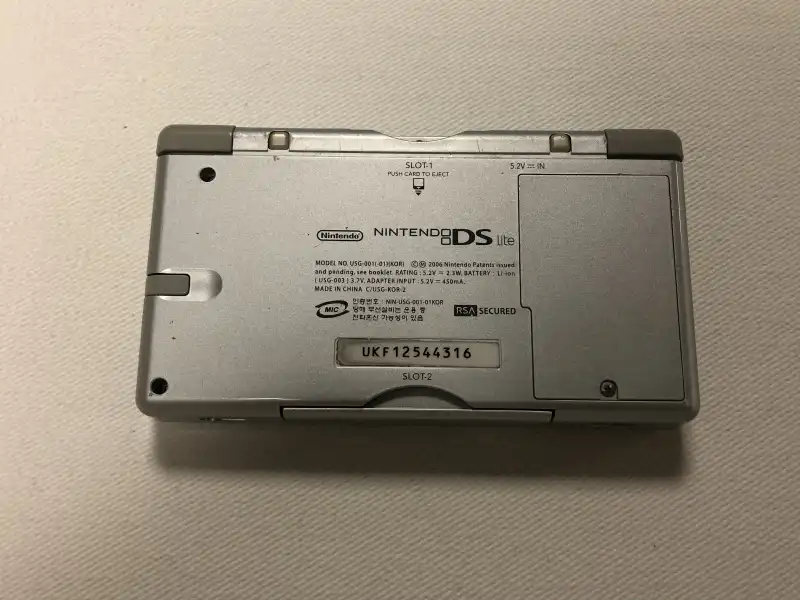 Nintendo DS Lite Silver Console [KOR] - Consolevariations