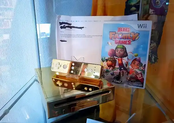 Nintendo Wii 24k Gold Royal Wii Console - Consolevariations