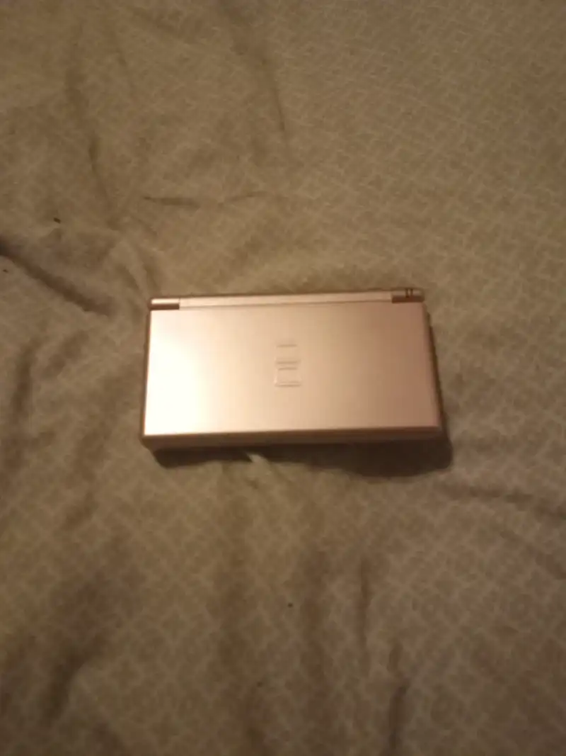 Nintendo DS factory Lite in metallic/rose mr1