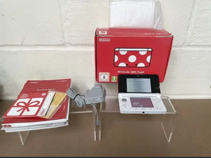 Nintendo 3DS Club Nintendo Toad Console [EU] - Consolevariations