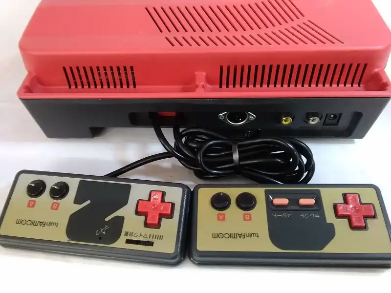 Sharp Twin Famicom AN-500R Console - Consolevariations