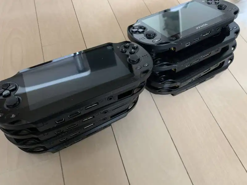 Sony PS Vita DEM-3000R Prototype Development Kit - Consolevariations