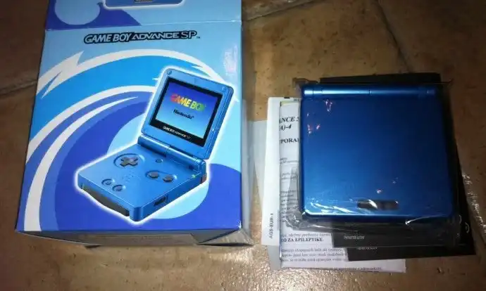 Nintendo Game Boy Advance SP