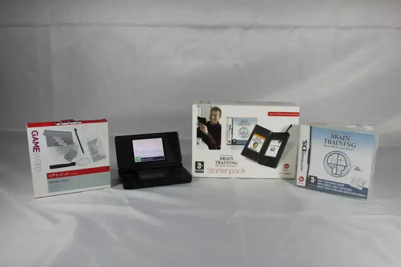  Nintendo DS Lite Black Dr Kawashima's Brain Training: How Old Is Your Brain Bundle