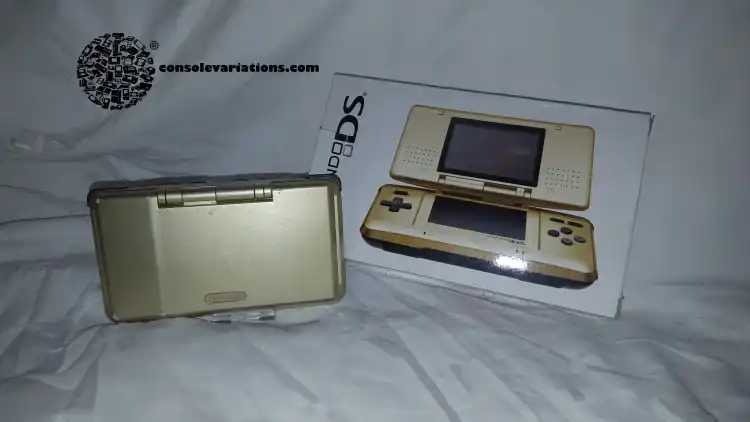 Nintendo DS GOLD deals RARE TOYS R US LIMITED EDITION