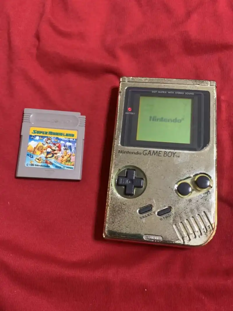  Nintendo Game Boy Silver Color