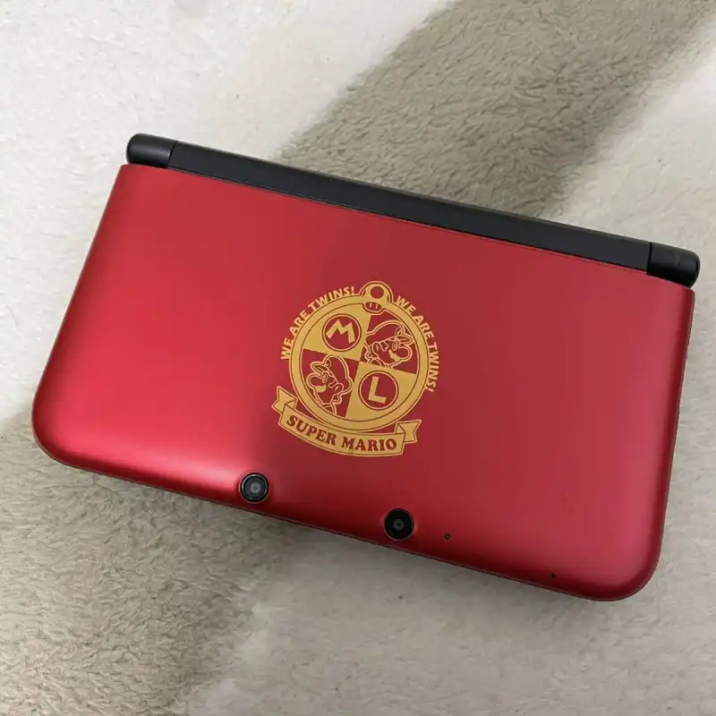 Nintendo sale 3DS XL Mario and Luigi in Red