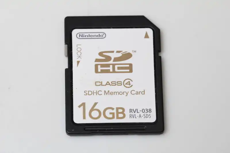  Nintendo Wii 16 GB SDHC Card