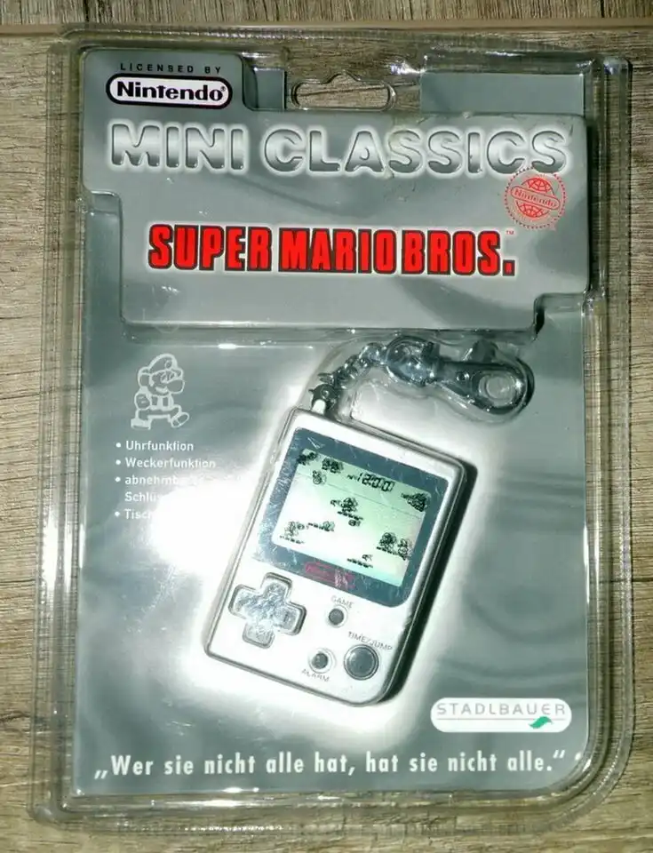 ToyMax Nintendo Mini Classics Super Mario Bros Hand Held Game 1998