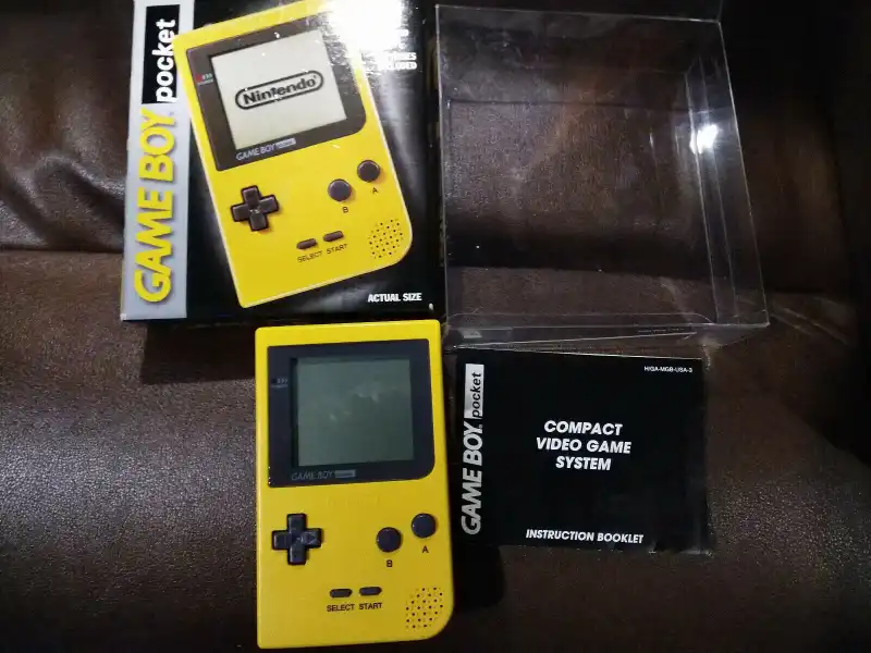 Gameboy Pocket System Yellow