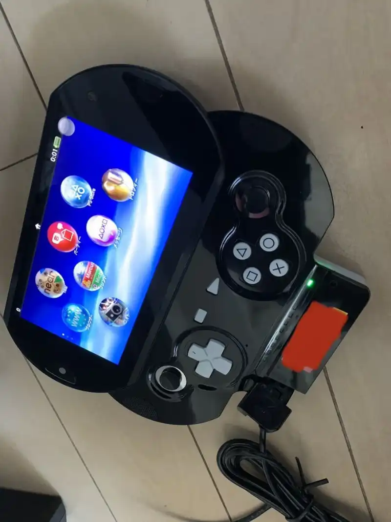 Sony PS Vita DEM-3000H Prototype Development Kit - Consolevariations