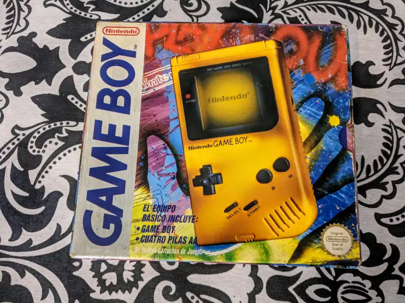  Nintendo Game Boy Play It Loud Yellow Console [ES]